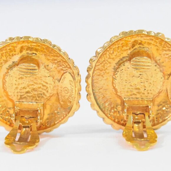 CHANEL Faux Pearl Gold Plated Round Earrings Clip - Picture 4 of 9